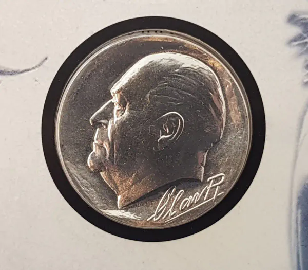 Hovedbilde 100 kr Kong Olav 1982 i pappomslag