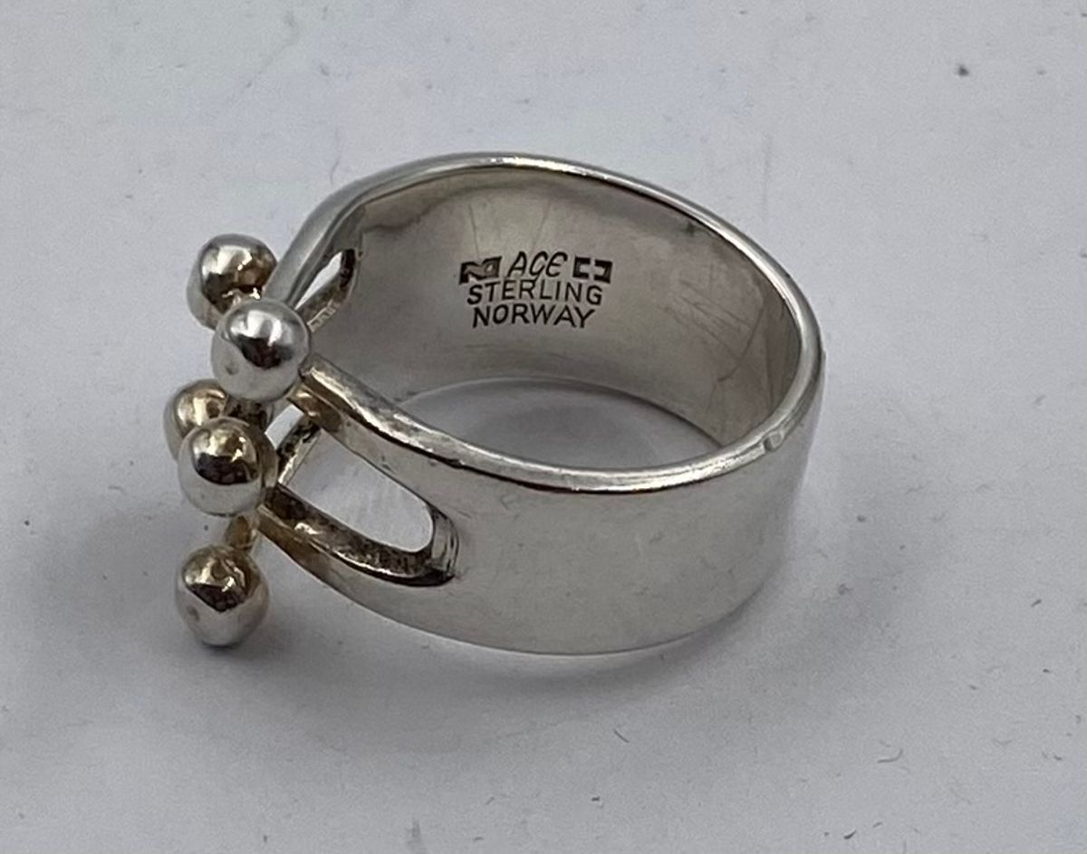 Ring 925 sølv med kuler av Anna Greta Eker 