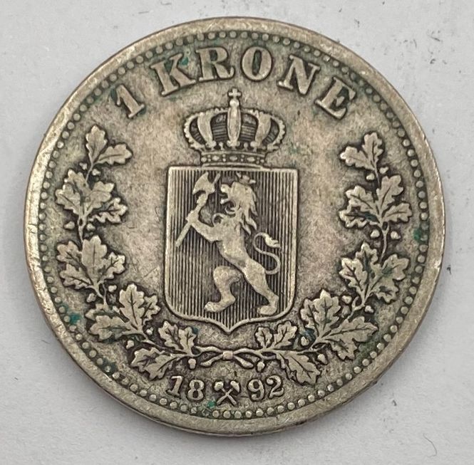 Hovedbilde 1 kr 1892 kv. sv.1 kantsår.