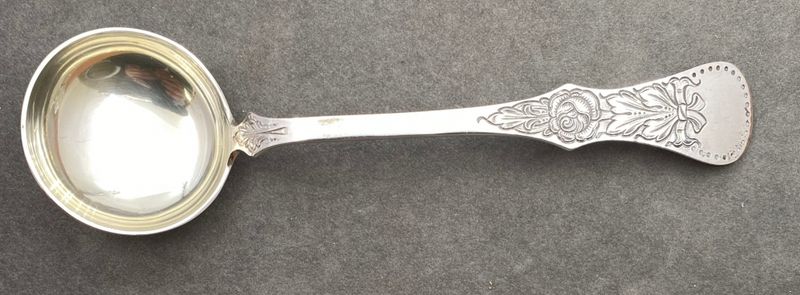Flat rose: Fløte/Sky skje 16,5 cm.